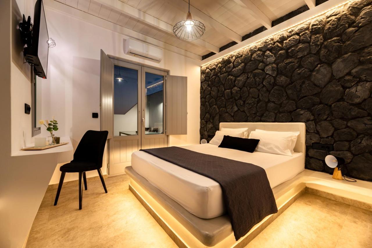 Filoxenia Luxury Villa Perissa (Santorini)