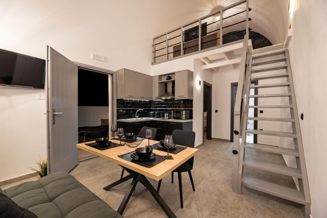 Villa Filoxenia Luxury Perissa (Santorini)