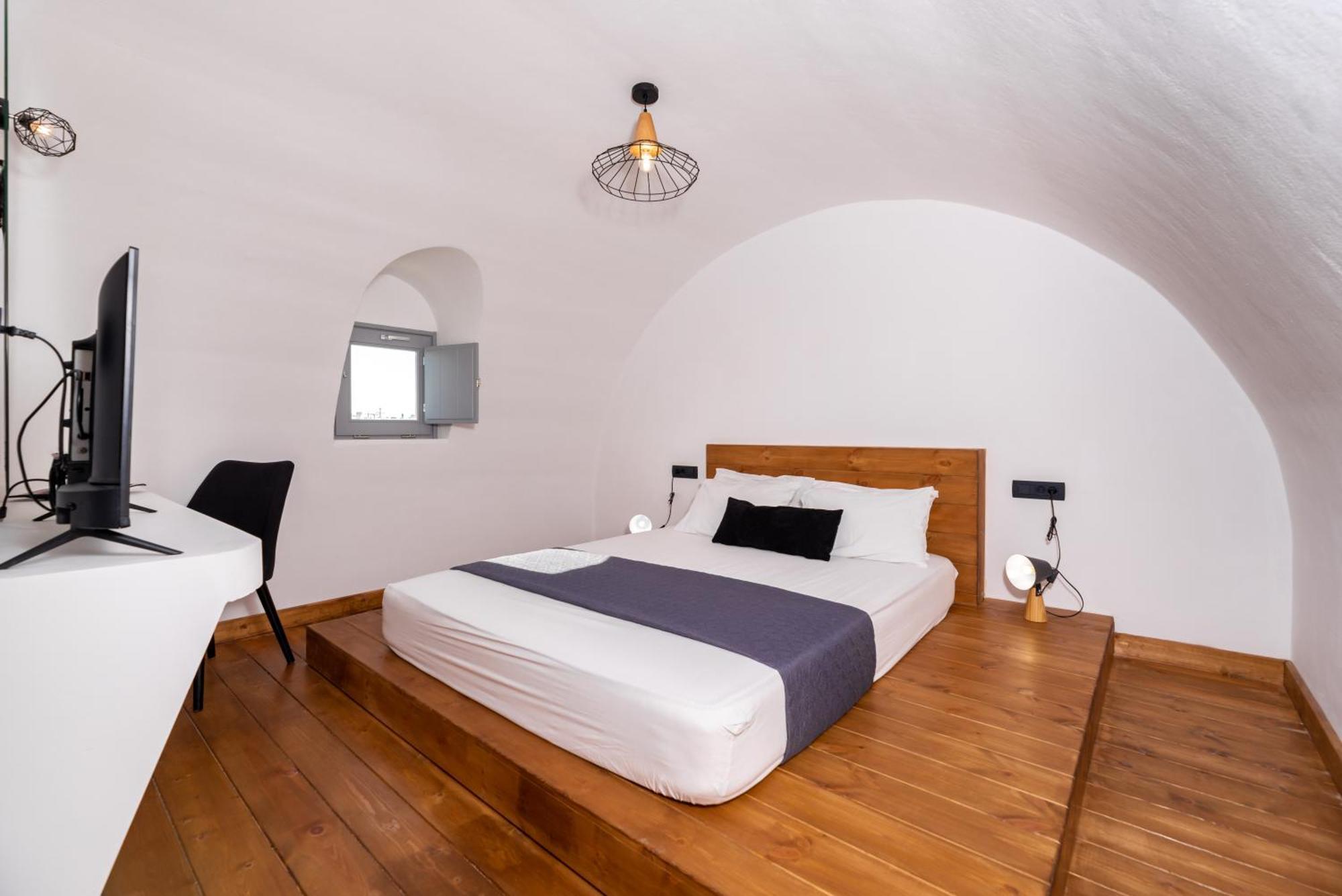 Filoxenia Luxury * Perissa (Santorini)